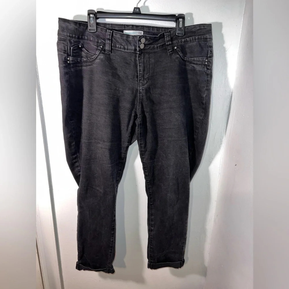 YMI‎ wanna better butt, 18, black, stretch cuffed button zip, 5 pocket denim
